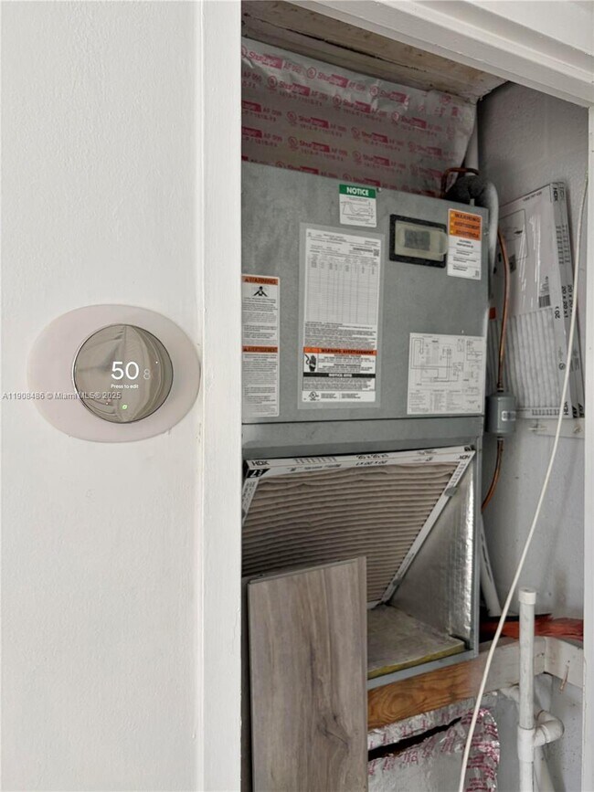 Building Photo - 8000 Harding Ave