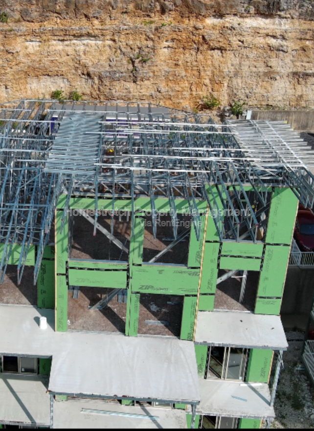 Building Photo - 5 Lake Rd