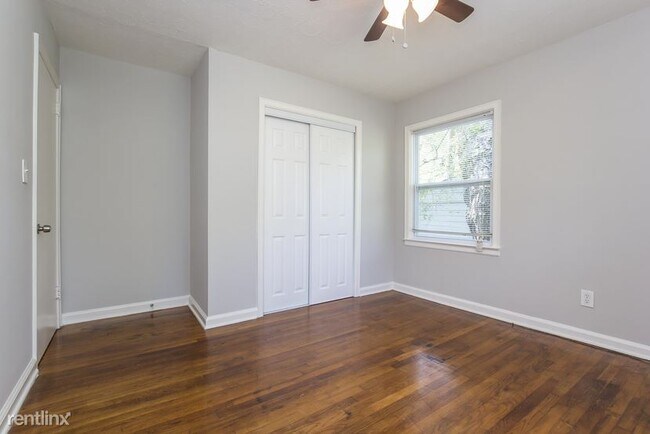 Building Photo - 3 br, 1 bath House - 3235 Bluebird Ln