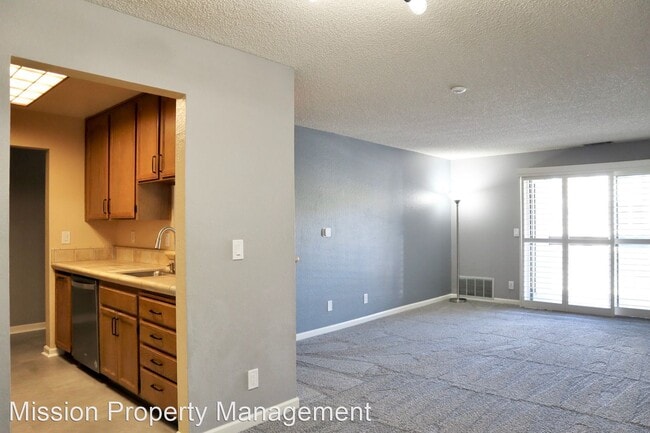 Building Photo - 2 br, 2 bath House - 39821 Cedar Blvd Unit...