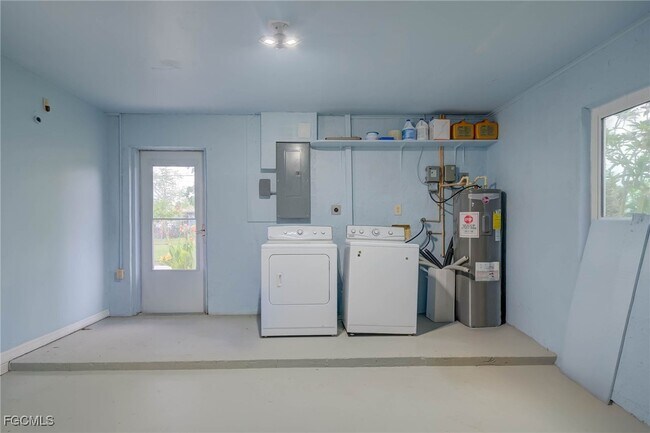 Building Photo - 409 SW 44th St