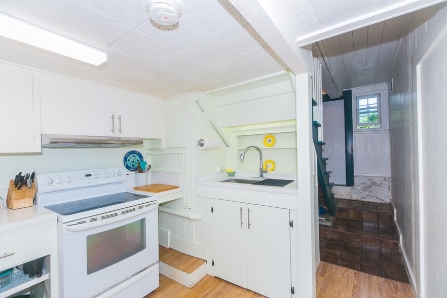 Building Photo - 2135 Haena Dr