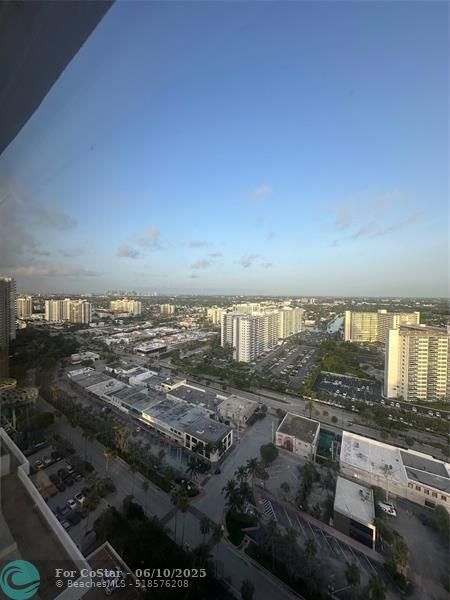 Building Photo - 3500 Galt Ocean Dr