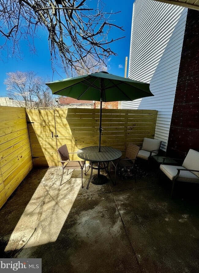 Building Photo - 2925 W Susquehanna Ave