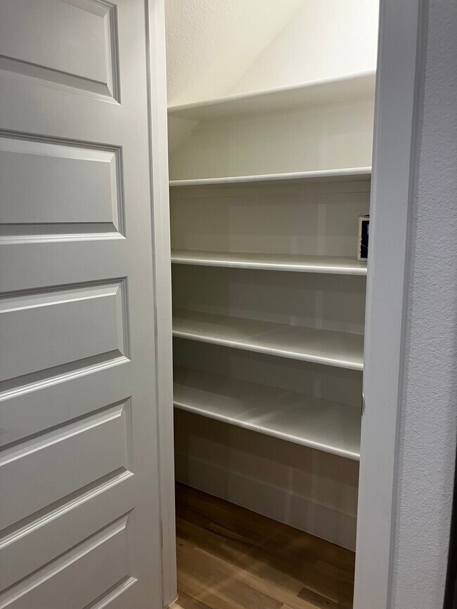 Building Photo - 522 Winners Cir