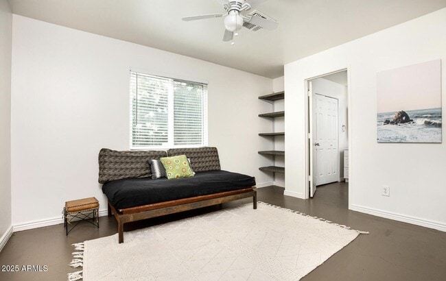 Building Photo - 3914 E Cheery Lynn Rd