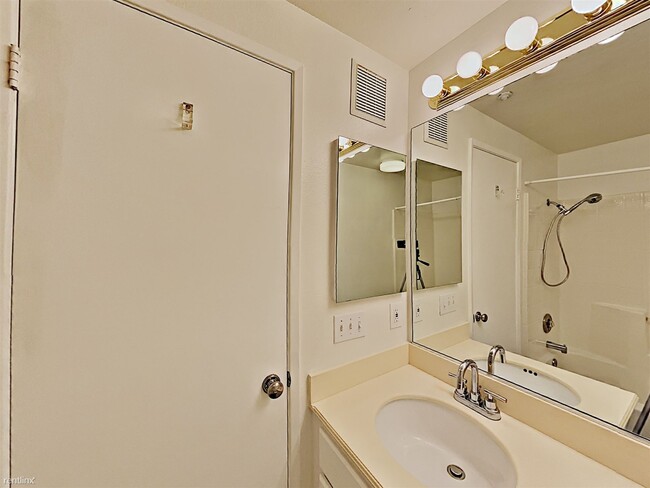 Building Photo - 11145 Affinity Ct