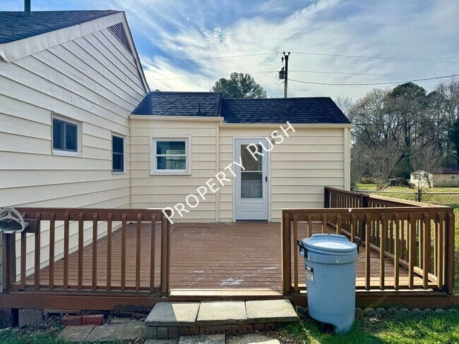 Building Photo - 32 Opal Rd