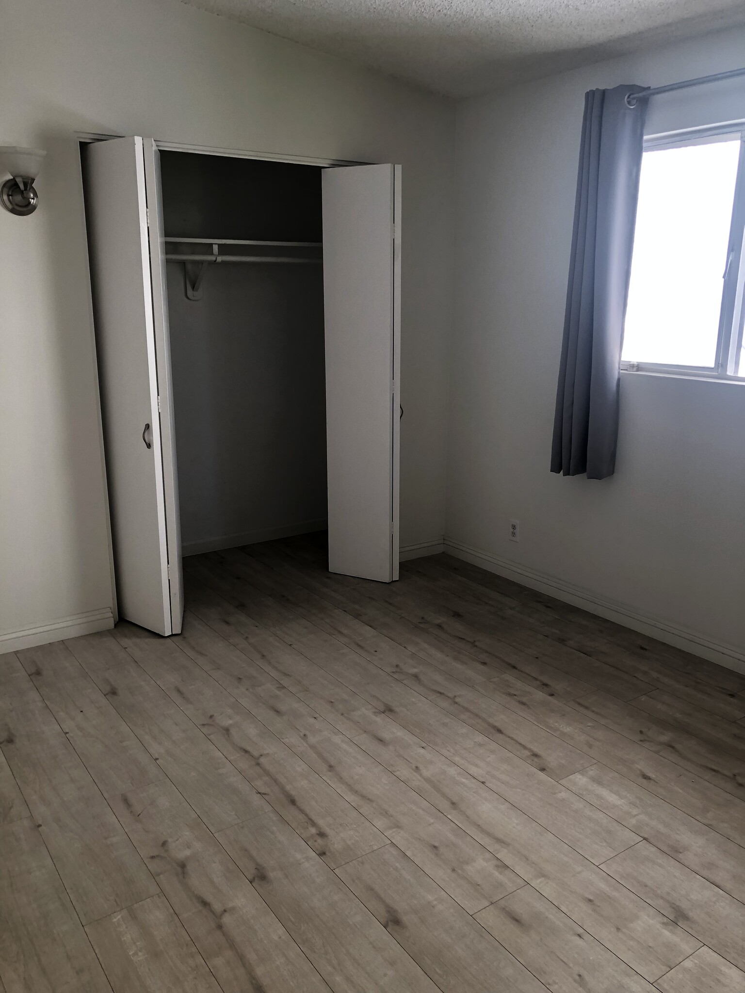 Building Photo - 11815 Goshen Ave