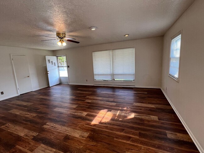 Building Photo - 2 Bedroom (Ellettsville) Available September 2026 for $1,230 (All Utilities Paid by Owner!)