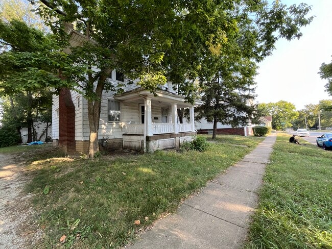 Building Photo - 920 S Maffit St