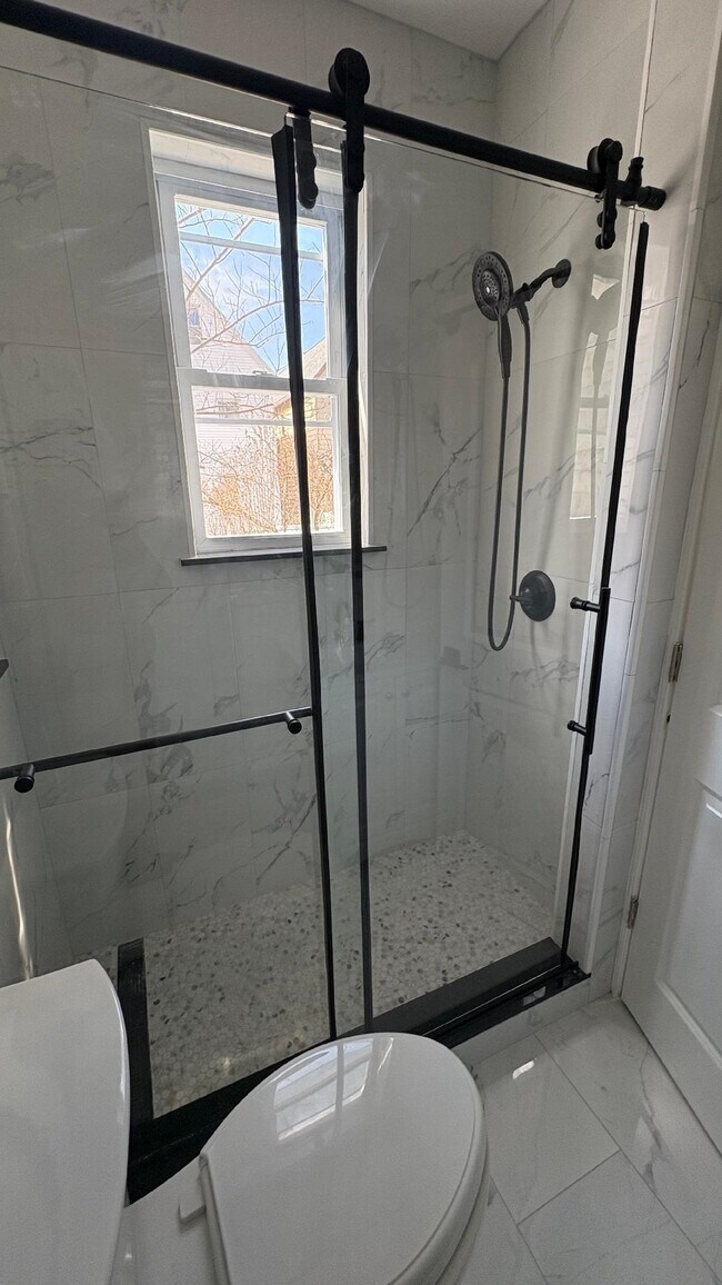 Building Photo - 128 W 30th St