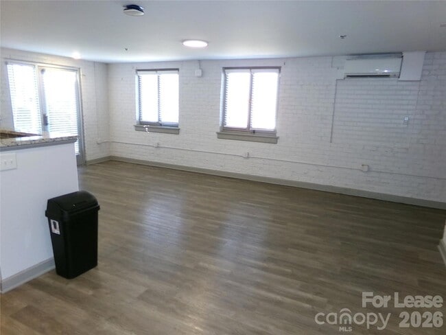 Building Photo - 197 N 2nd St