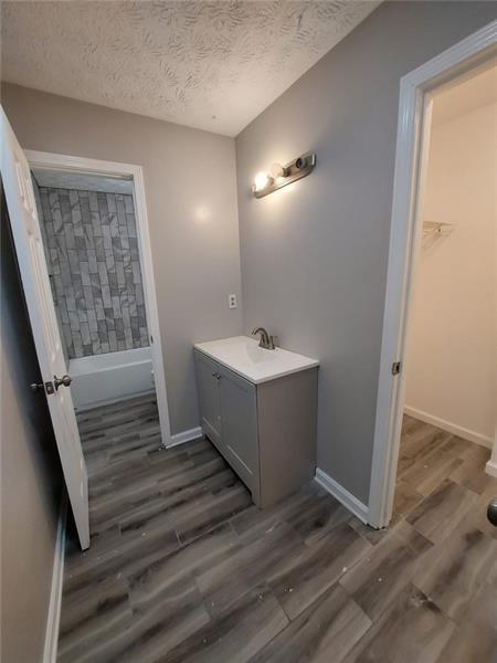 Building Photo - 4944 Shiloh Dr