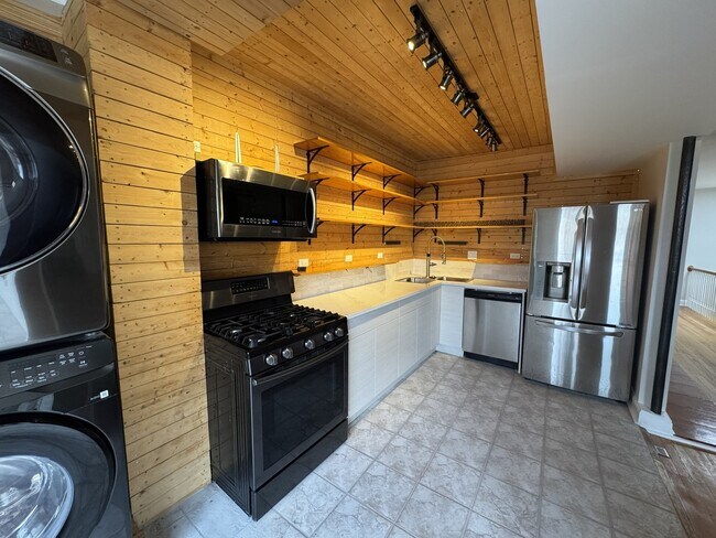 Building Photo - 5816 W Higgins Ave