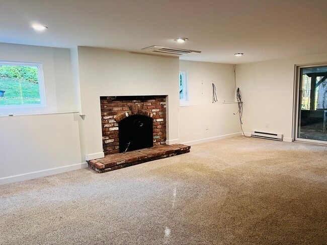 Building Photo - 135 Walker Pond Rd