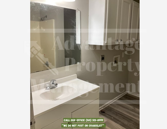 Building Photo - 801 St Vincent St