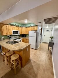 Building Photo - 3200 S Litzler Dr