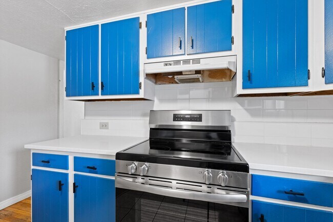 Building Photo - 840 North St