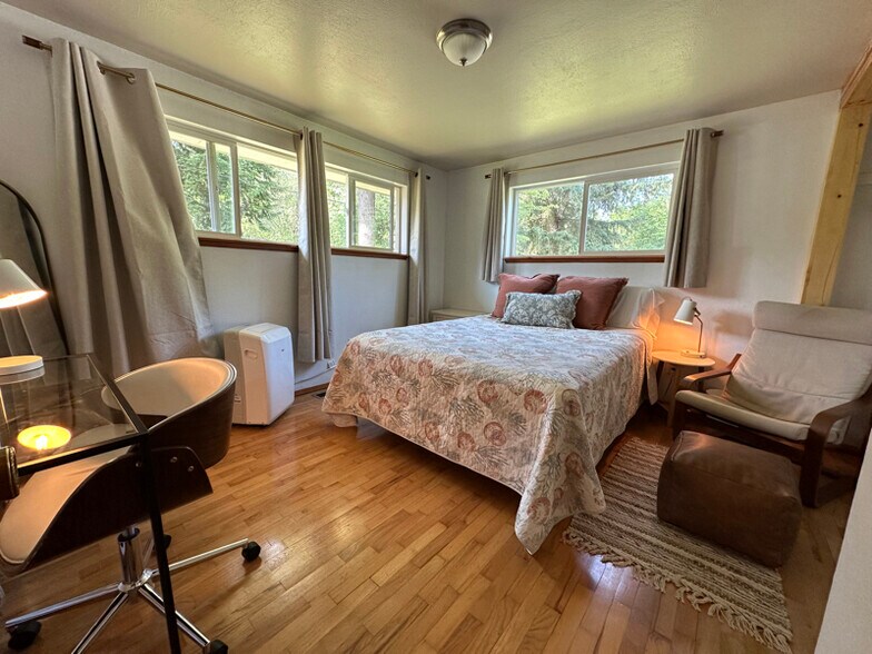 Building Photo - 2623 80th St E