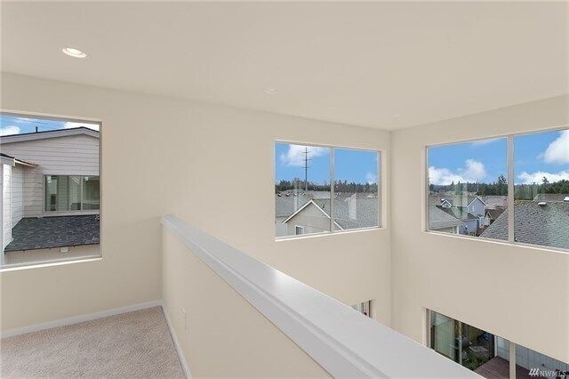 Building Photo - Gorgeous Executive Home, Available Now