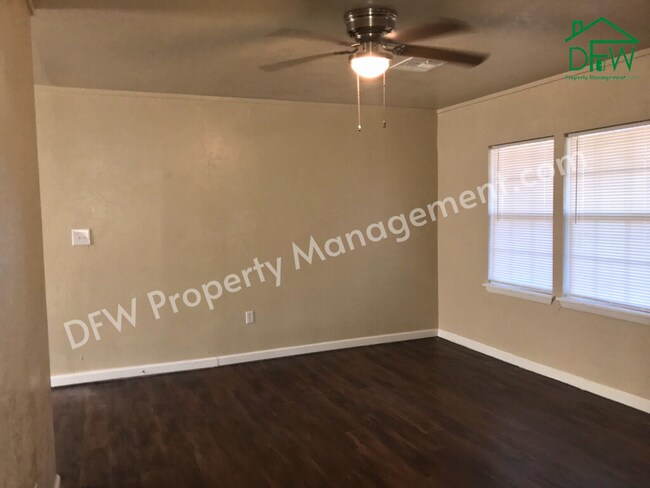 Building Photo - 2206 NW 26th St