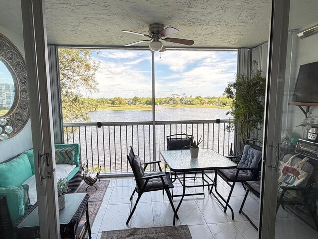 Building Photo - 3051 N Course Dr