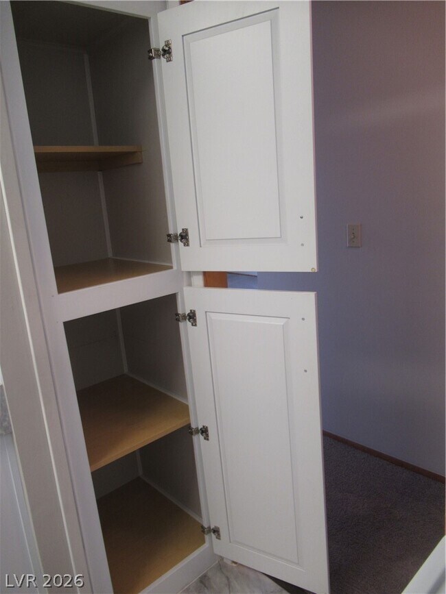 Building Photo - 107 E Pacific Ave