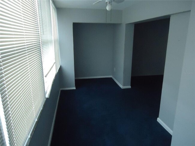 Building Photo - 4550 Cove Cir
