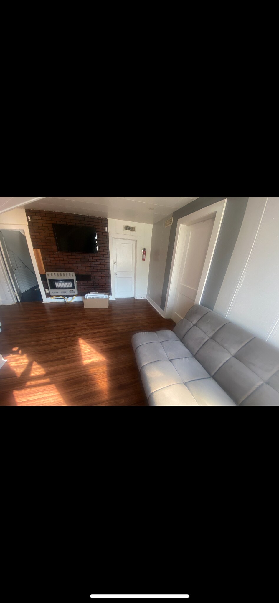 Building Photo - 21 Haendel St