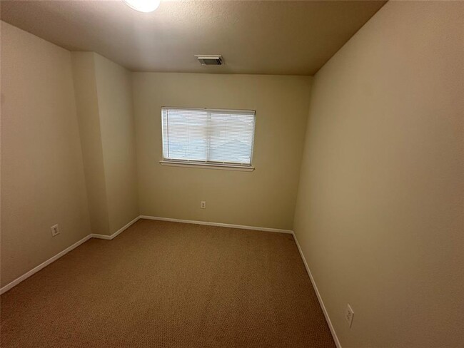 Building Photo - 6410 Provident Green Dr