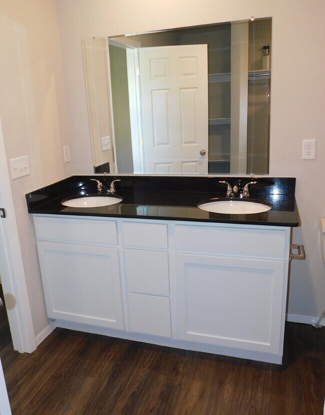 Building Photo - Beautiful 3 bedroom home in south Fayetteville!