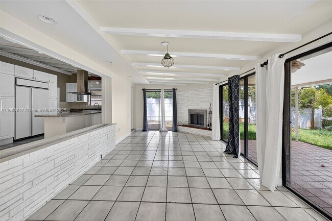Building Photo - 2606 Gulfstream Ln