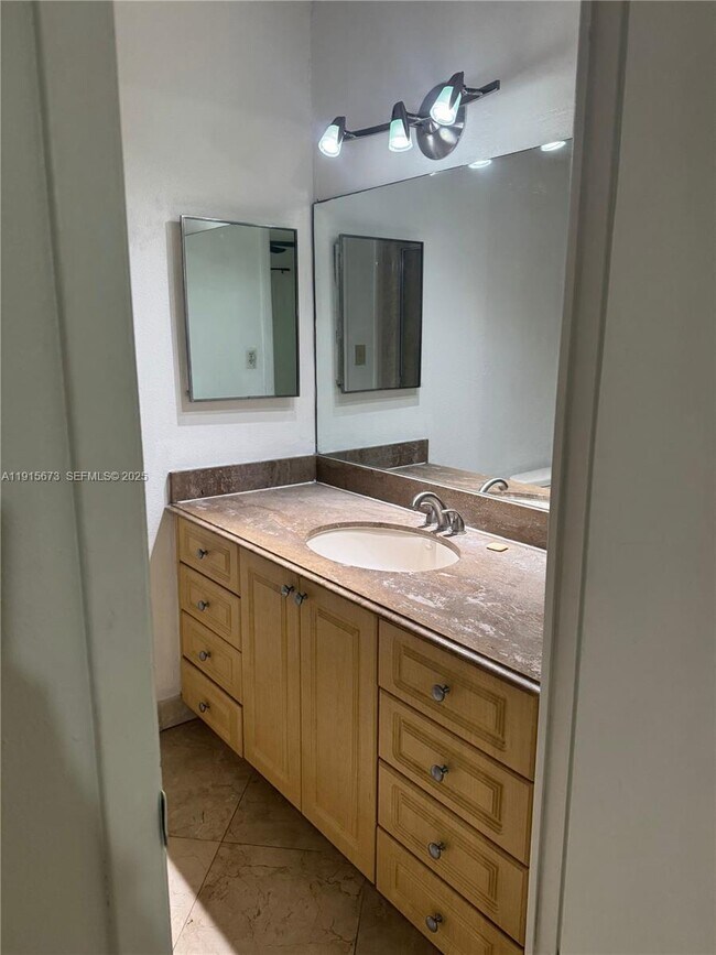 Building Photo - 7000 Crown Gate Ct