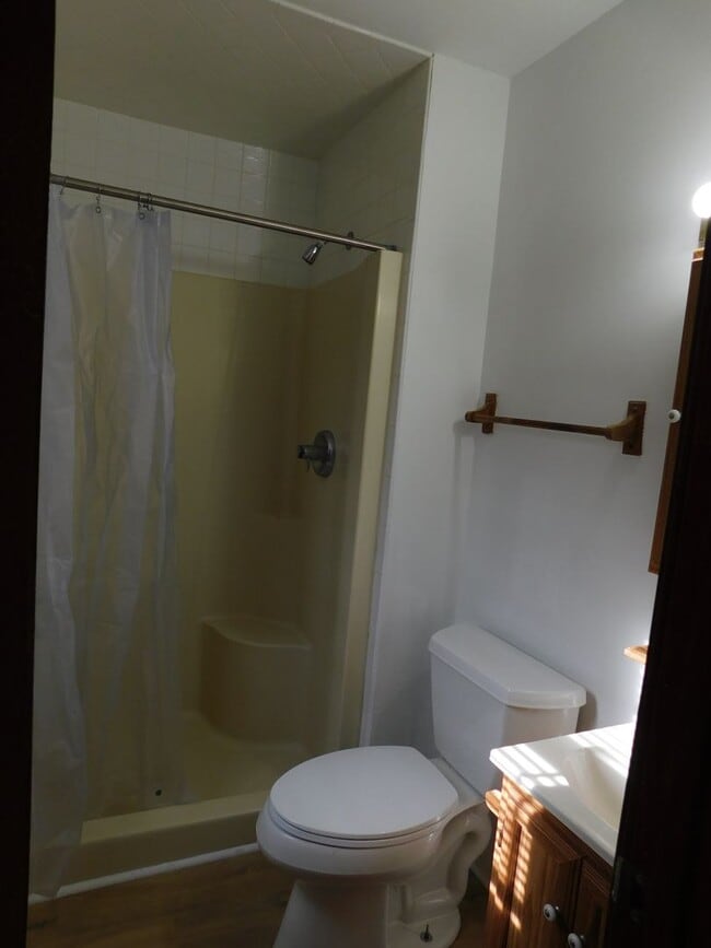 Building Photo - 240 Dogwood Dr