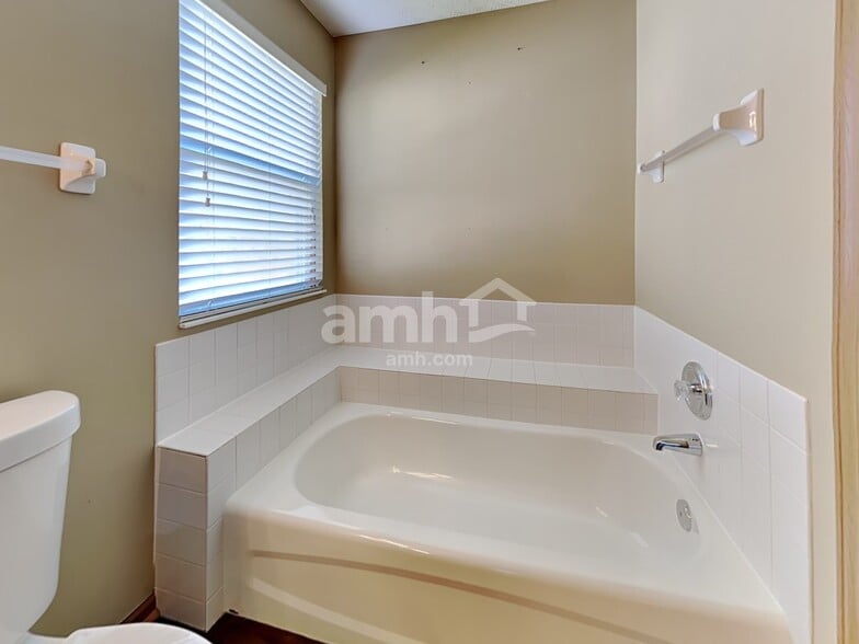 Building Photo - 1363 Wild Horse Dr