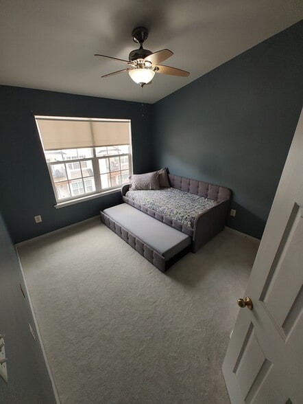 Building Photo - 2147 Hideaway Ct