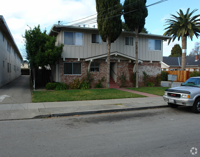 Building Photo - 260 Chiquita Ave Apartments