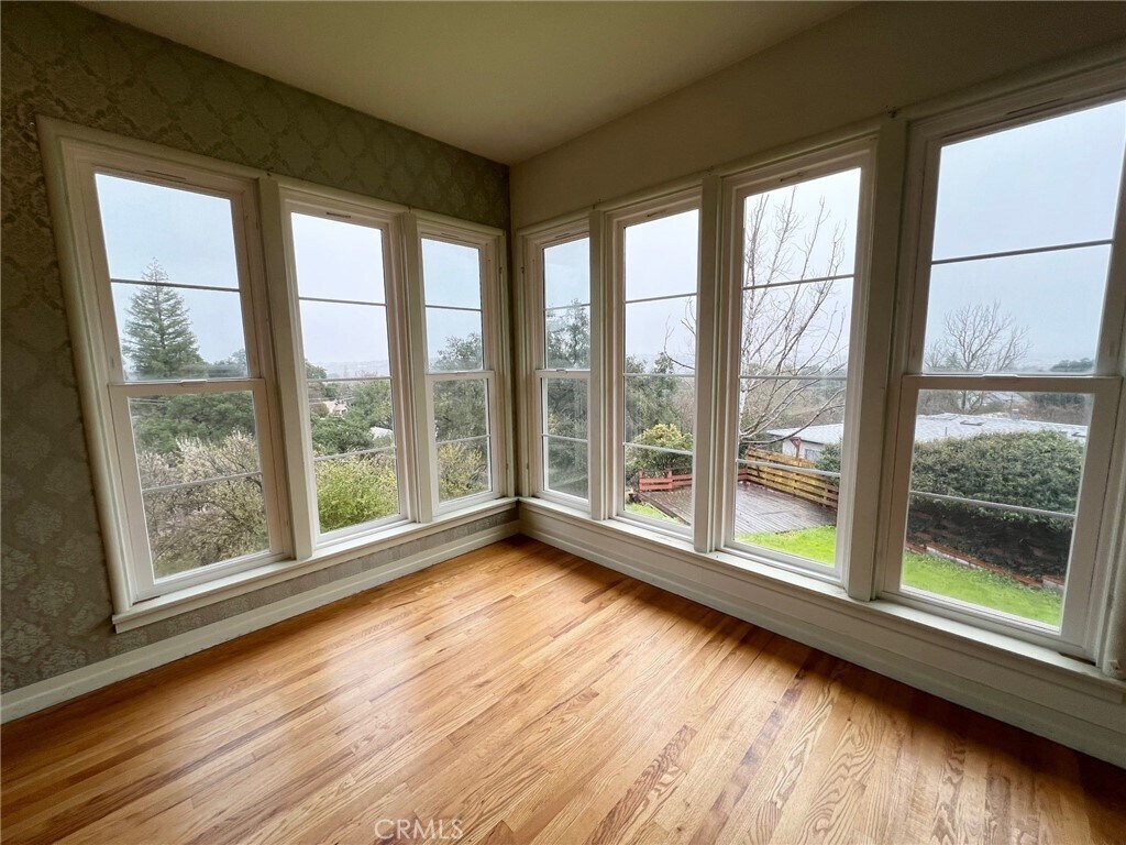 Building Photo - 15 Hillcrest Dr