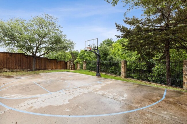 Building Photo - 1088 Pondview Dr