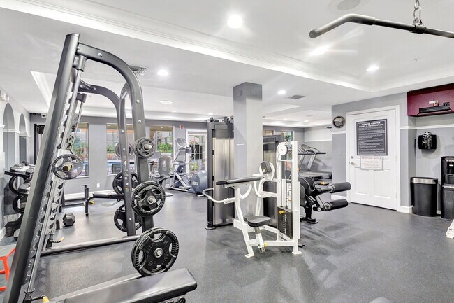 Building Photo - 630 S Sapodilla Ave