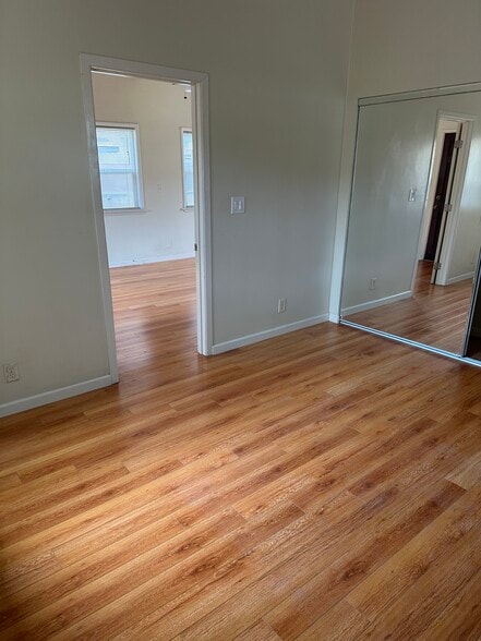 Building Photo - 3858 Bentley Ave