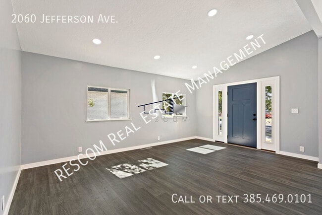 Building Photo - 2060 Jefferson Ave