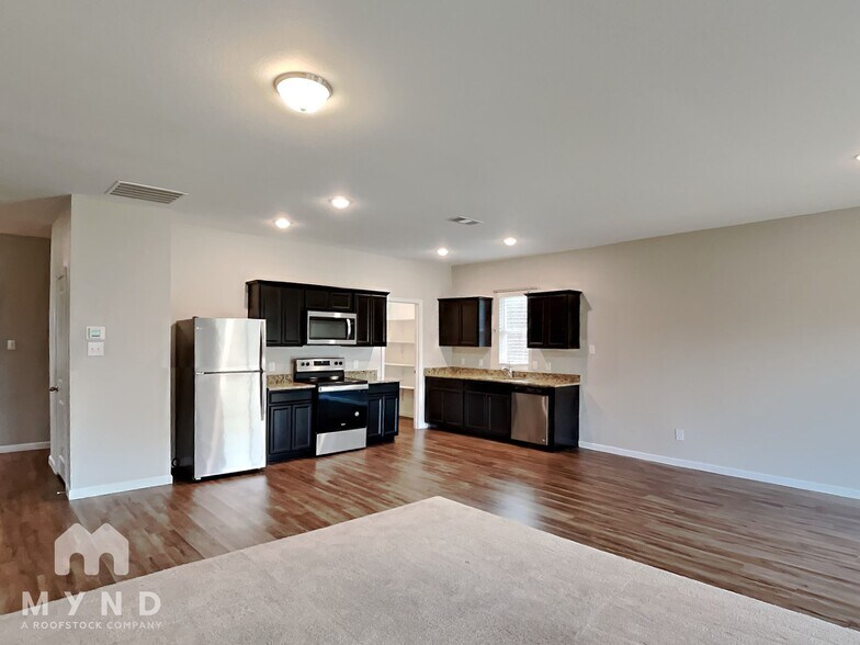 Building Photo - 217 Concho River Dr