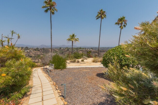 Building Photo - Spectacular Furnished 4 Bedroom/ 3 Bath Mid-Century Modern Retreat in Encinitas