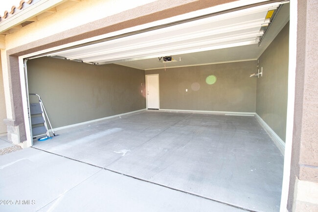 Building Photo - 1675 E Judi St