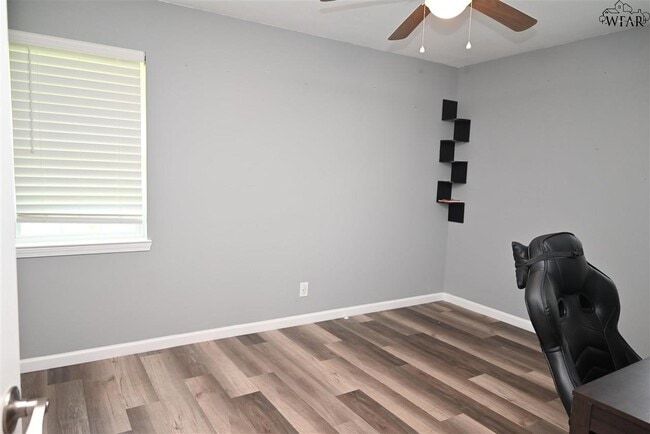 Building Photo - 5707 Hooper Dr