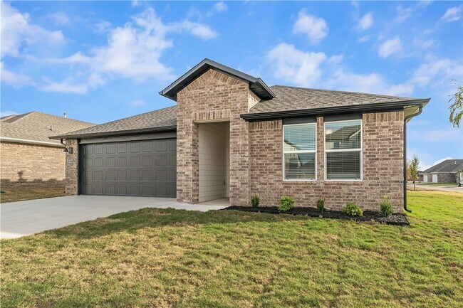 Building Photo - 4695 W Aurora St