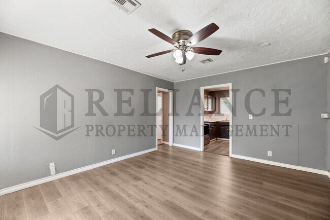 Building Photo - 2231 S Hiram St