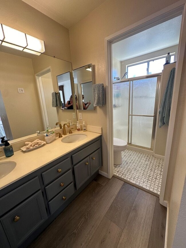 Building Photo - Jeffries Ranch Oceanside Home